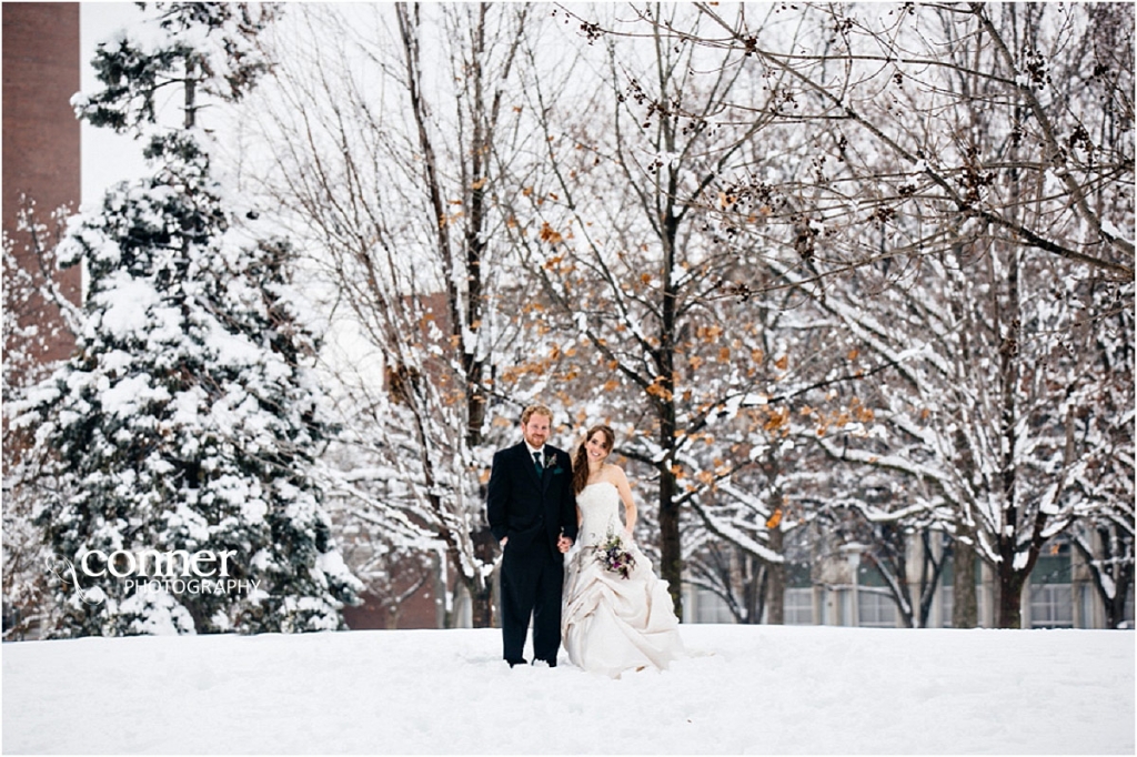 snowy day winter wedding (42)