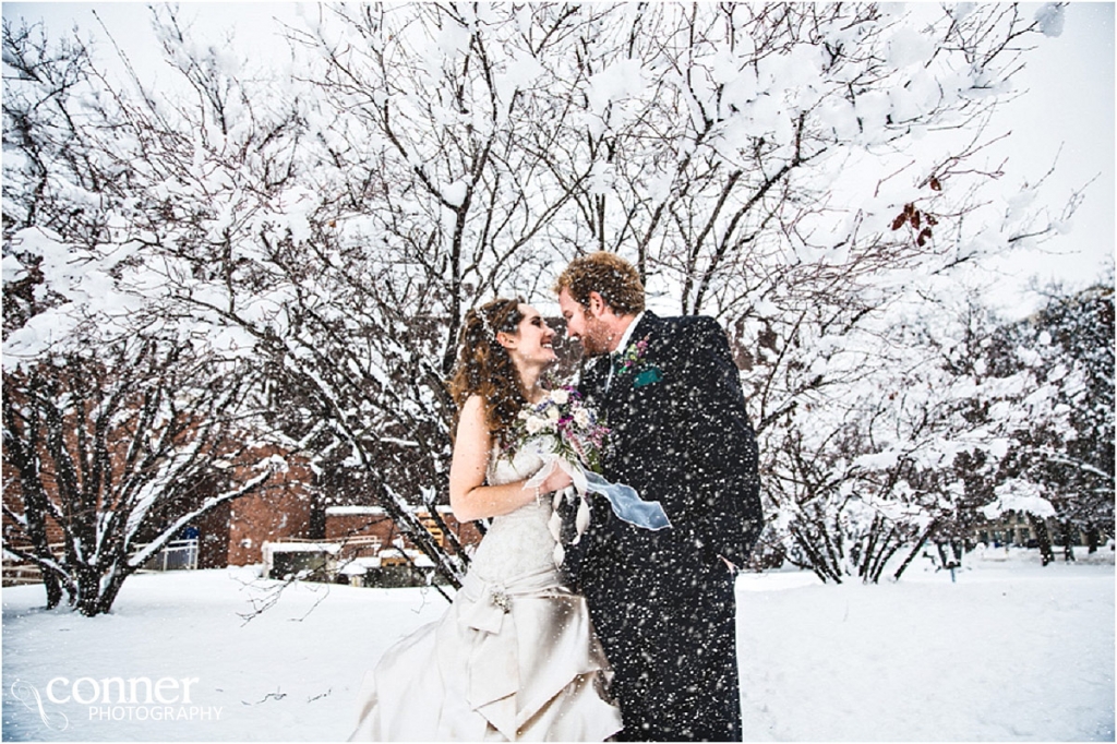 snowy day winter wedding (45)
