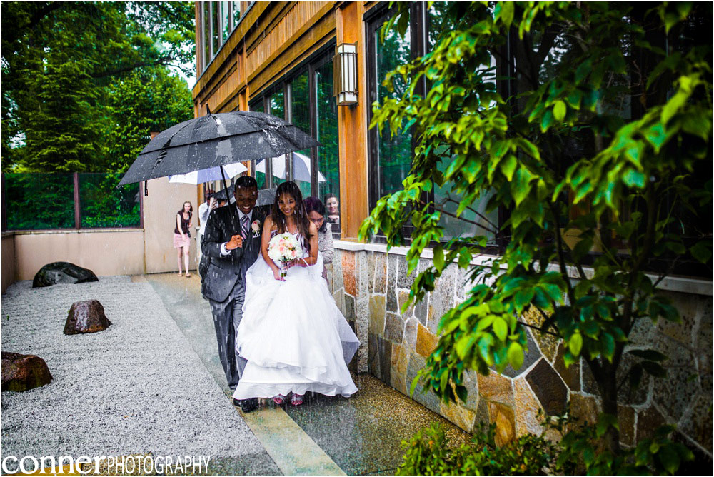 anderson-japanese-gardens-wedding-rain_0022