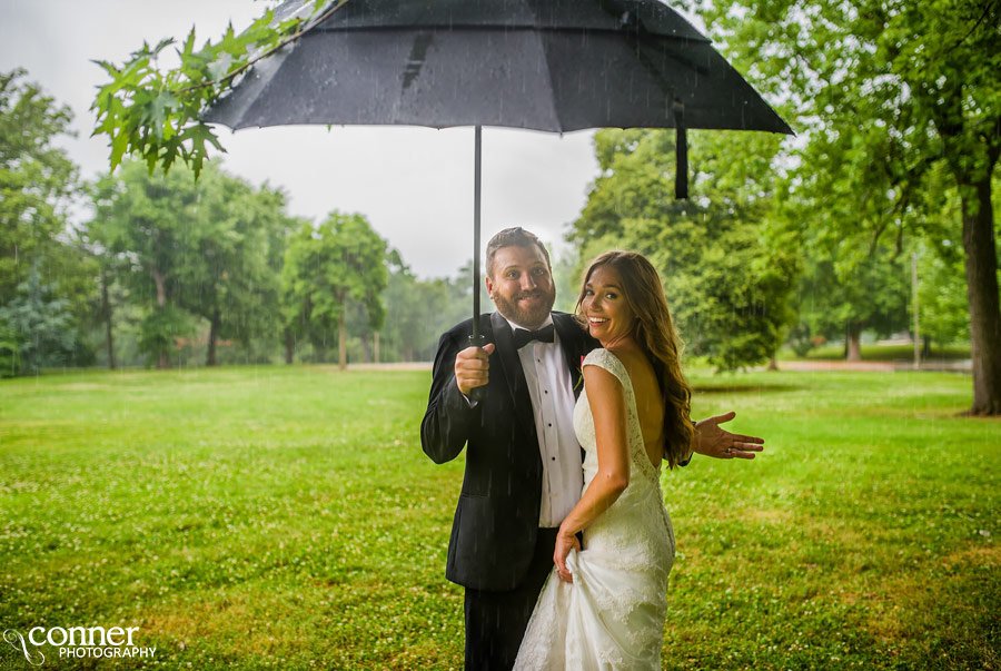 larayette park wedding in rain