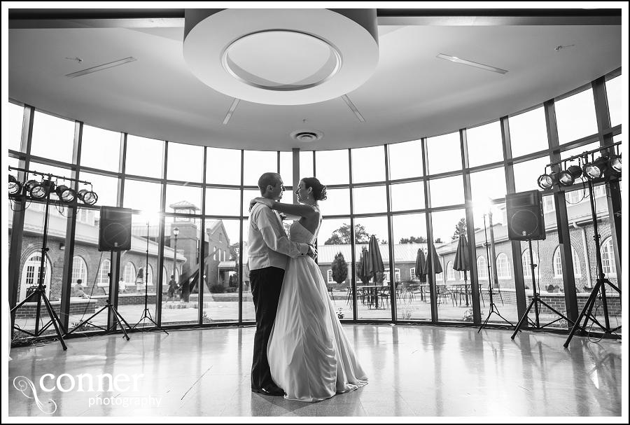 leclair room and siue gardens wedding photos (32)