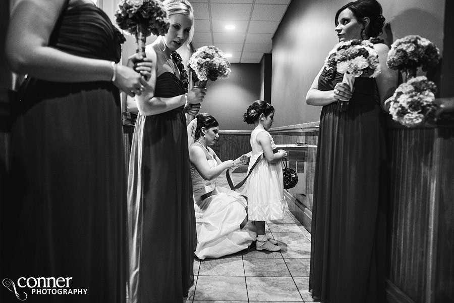 rainy-day-saint-louis-university-college-church-wedding_05