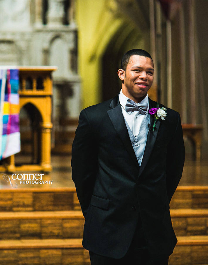 rainy-day-saint-louis-university-college-church-wedding_11