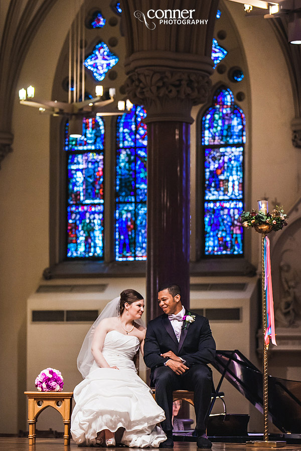 rainy-day-saint-louis-university-college-church-wedding_14