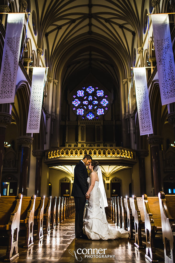 rainy-day-saint-louis-university-college-church-wedding_21