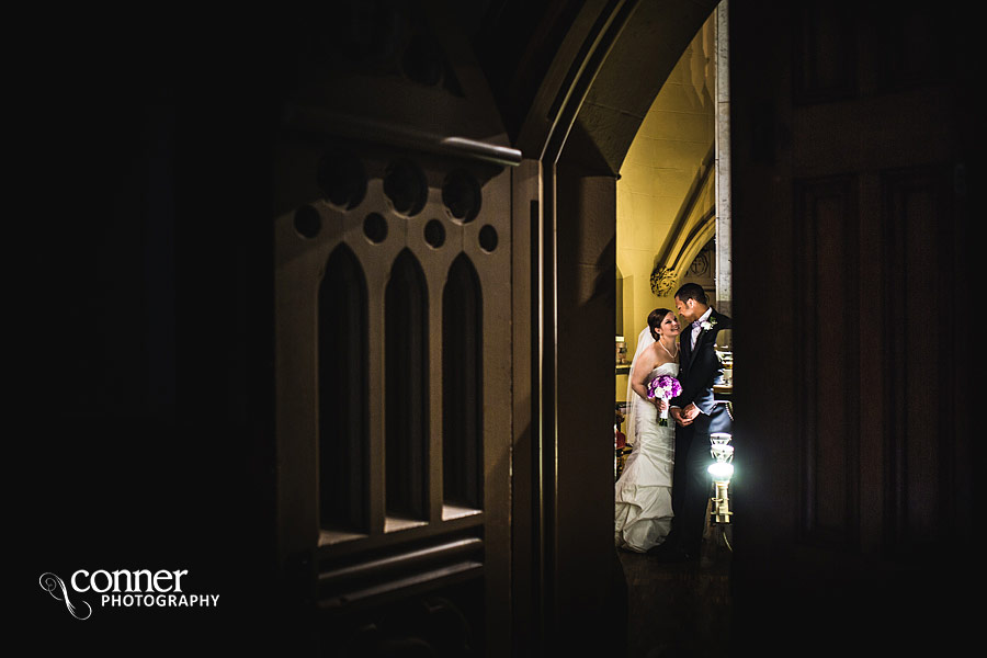 rainy-day-saint-louis-university-college-church-wedding_22