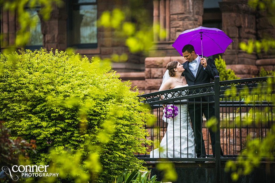 rainy-day-saint-louis-university-college-church-wedding_29