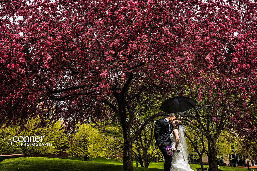 rainy-day-saint-louis-university-college-church-wedding_30