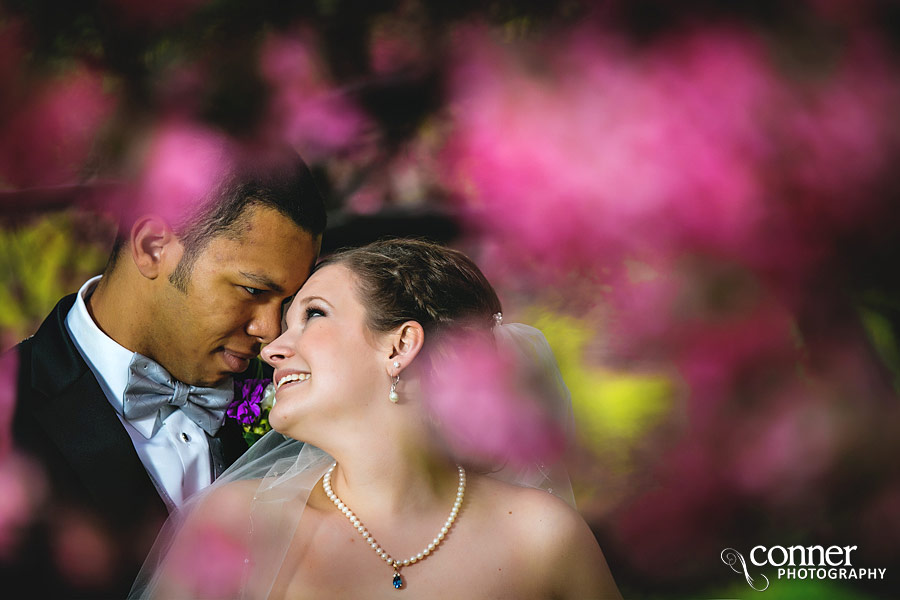 rainy-day-saint-louis-university-college-church-wedding_31