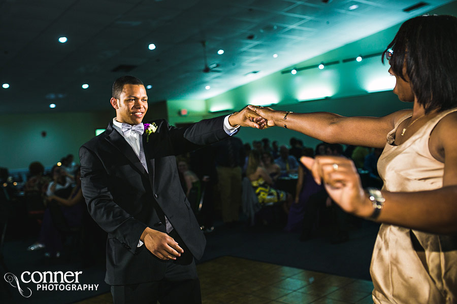 rainy-day-saint-louis-university-college-church-wedding_46