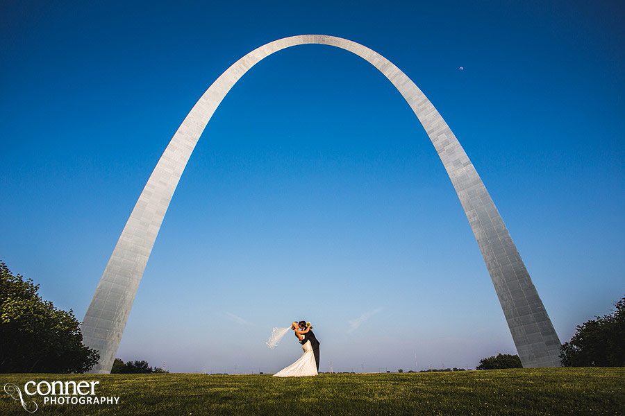 Hyatt Regency St Louis Wedding by St Louis Wedding Photographers