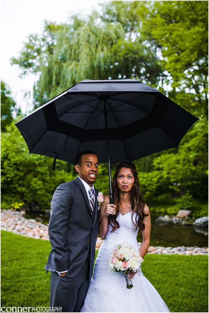 anderson-japanese-gardens-wedding-rain_0019