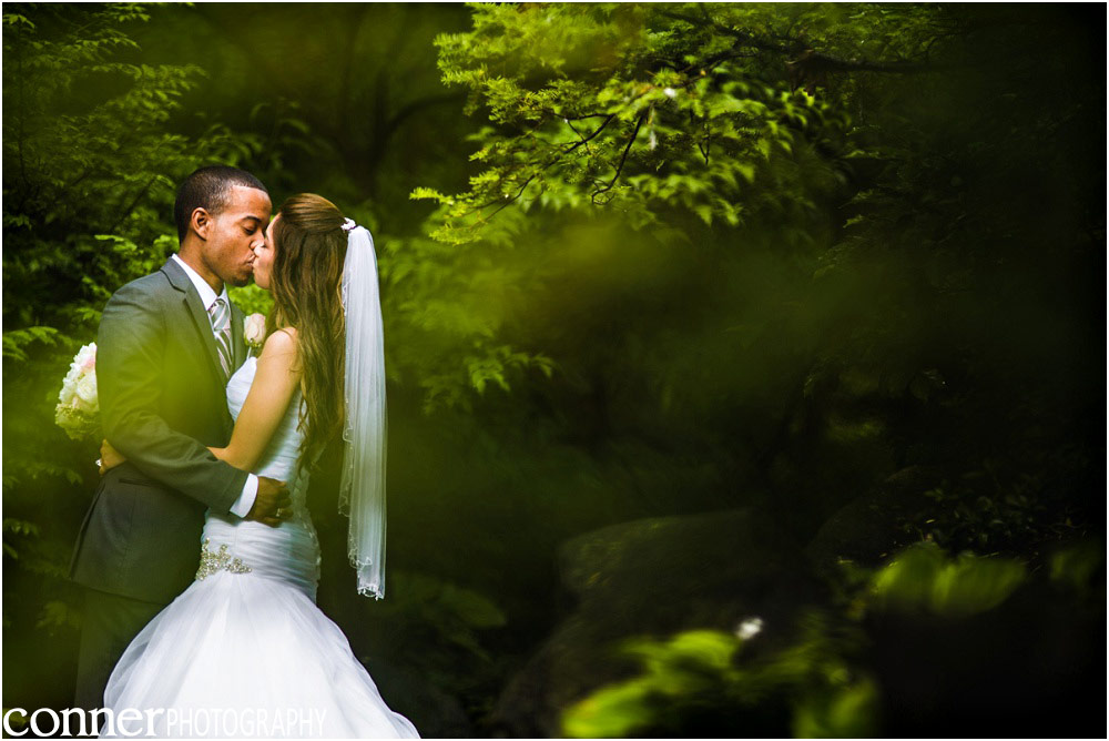 anderson-japanese-gardens-wedding-rain_0038