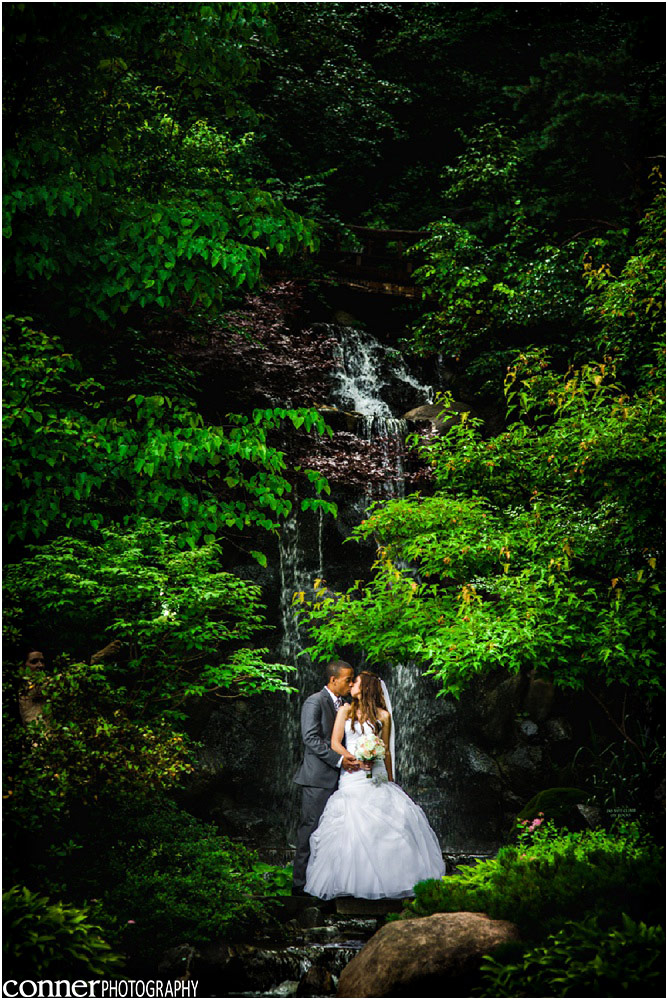 anderson-japanese-gardens-wedding-rain_0040