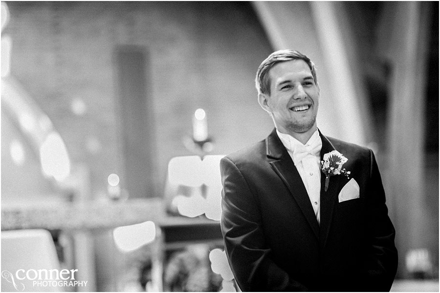 groom seeing bride for first time