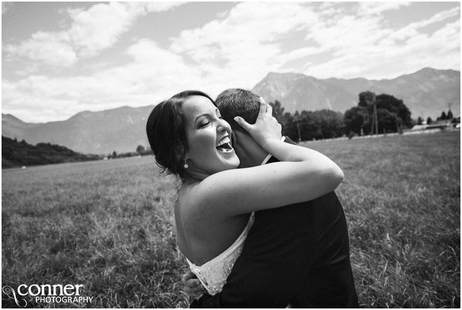 agassiz mountains bride and groom wedding