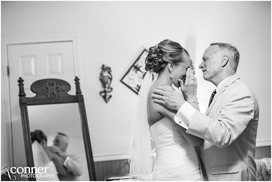 st louis bride crying with father