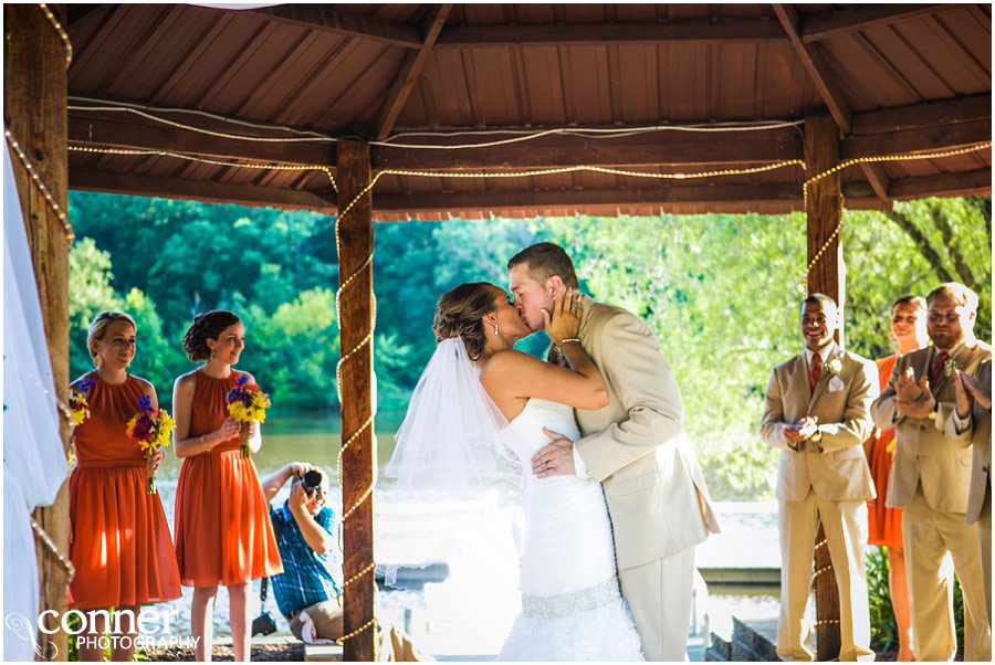 little piney bride andgroom wedding ceremony