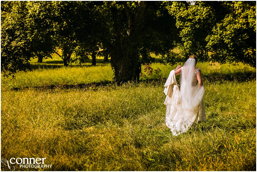 belvoir winery wedding first look