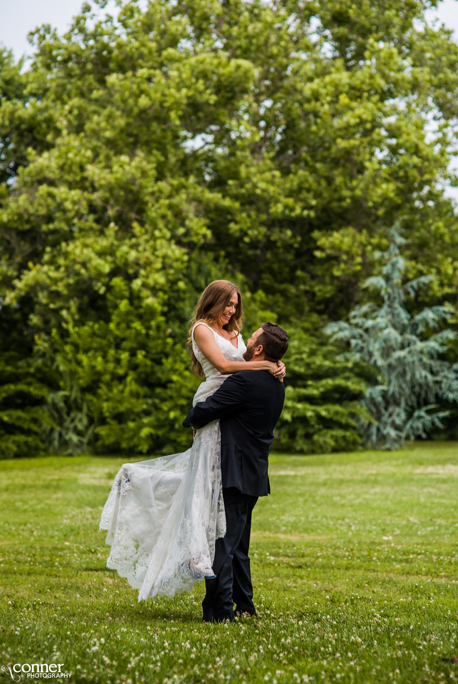 larayette park wedding in rain