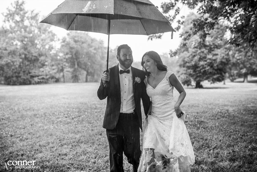 larayette park wedding in rain