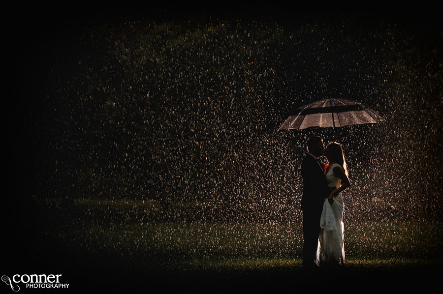 amazing wedding rain bride groom